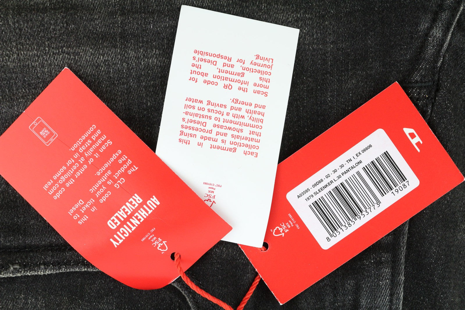 DIESEL 1979 Sleenker 09D88 vyriški džinsai W30/L30 aptempti, žemo juosmens, aptempti, rekomenduojama kaina – 225 € 