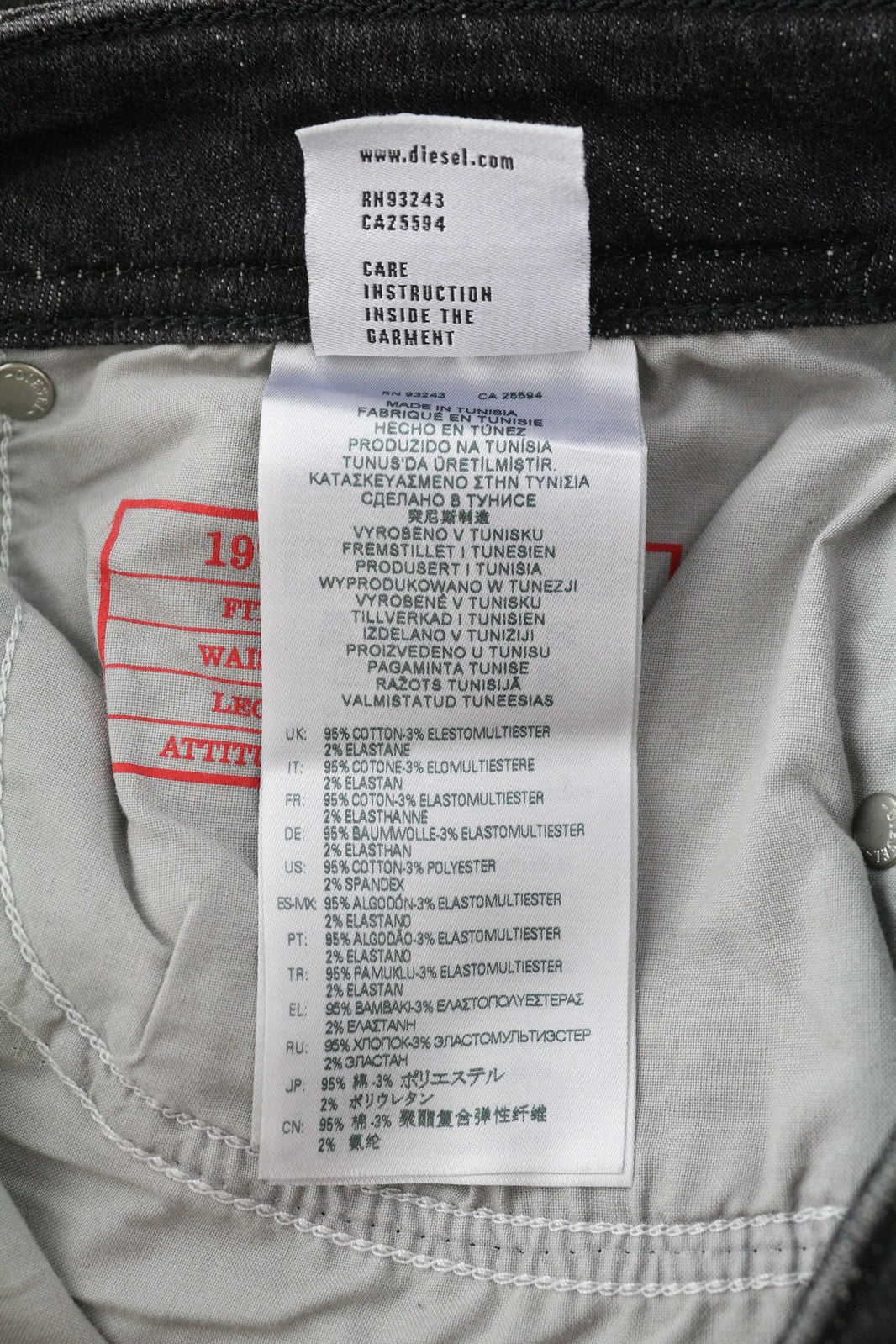 DIESEL 1979 Sleenker 09D88 vyriški džinsai W30/L30 aptempti, žemo juosmens, aptempti, rekomenduojama kaina – 225 € 