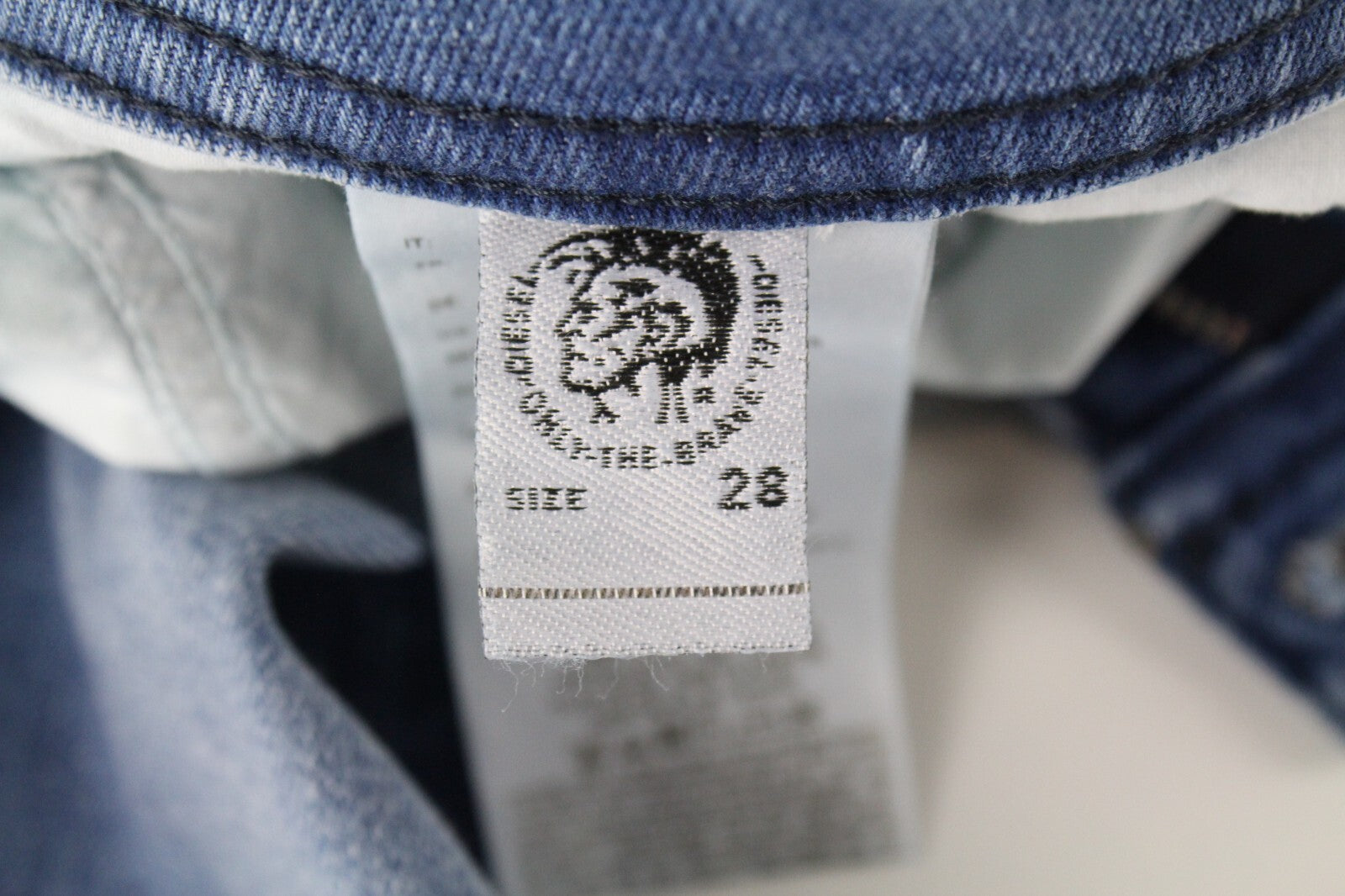 DIESEL Thommer 083AX Mens Jeans W28/L32 Slim Washed Cotton Stretch Blue