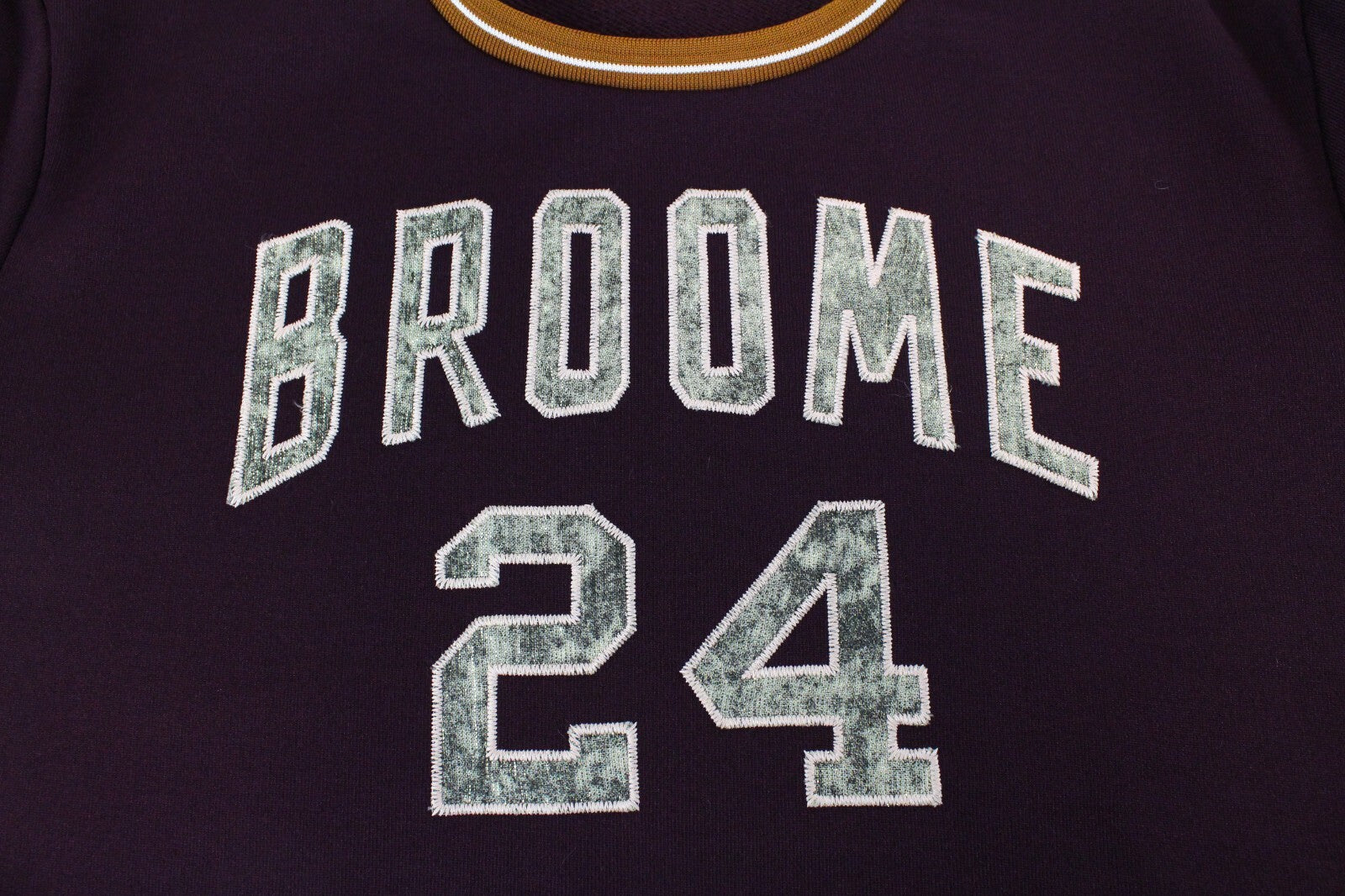 MAISON SCOTCH moteriškas džemperis L dydžio violetinis ilgomis rankovėmis su logotipu ir apvalia kaklo iškirpte 