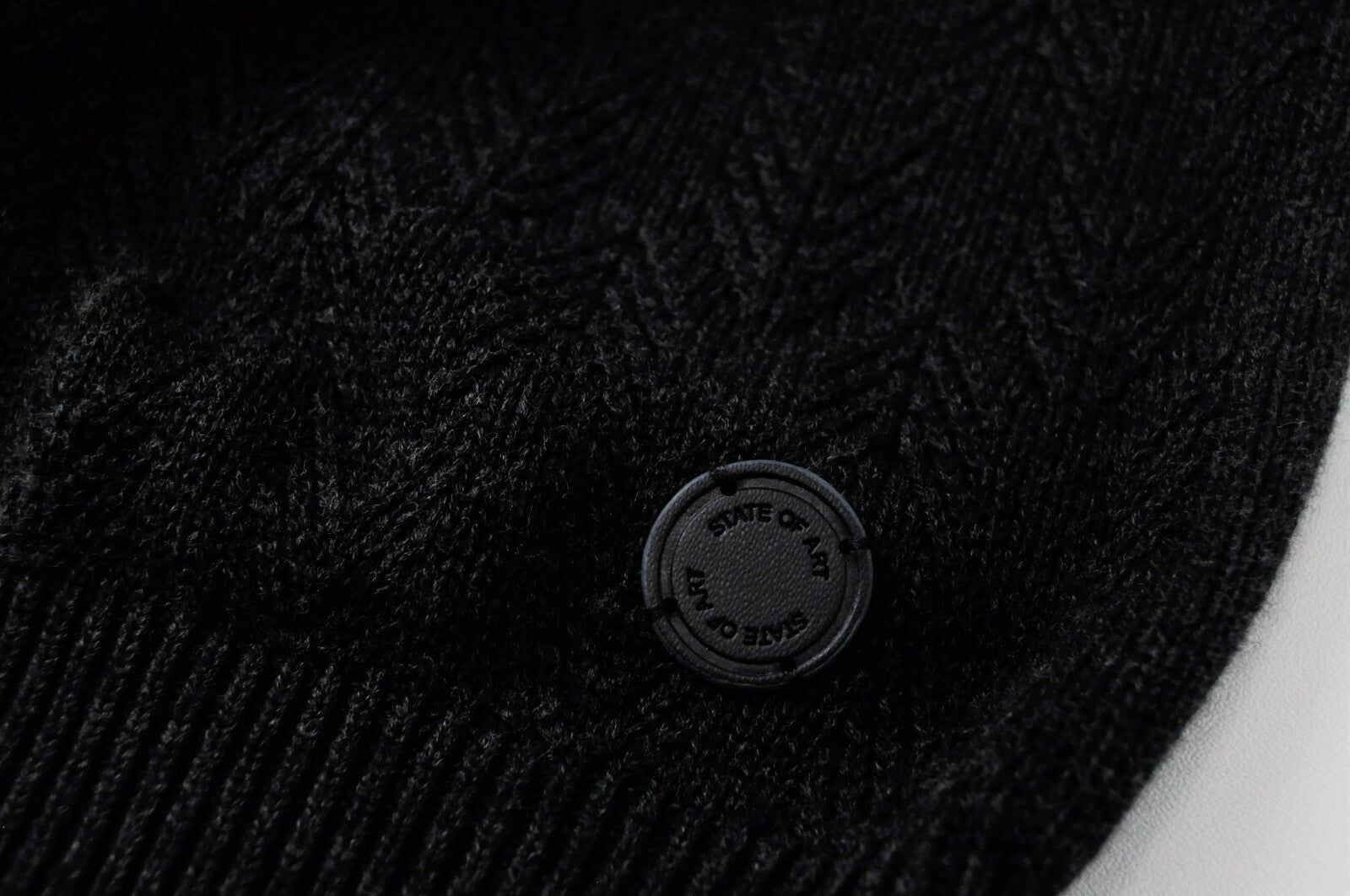 „STATE OF ART“ vyriškas džemperis L dydžio, pilkas, megztinis ilgomis rankovėmis, V formos iškirpte 