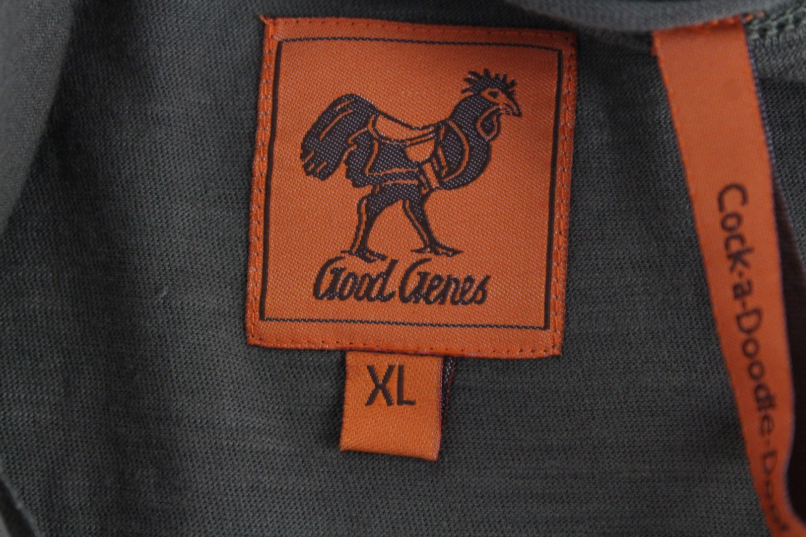 GOOD GENES vyriški XL dydžio žali medvilniniai marškinėliai trumpomis rankovėmis, vasariniai su logotipu ir apvalia iškirpte. 