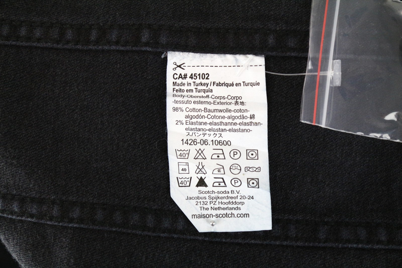 MAISON SCOTCH moteriškas XS dydžio juodas tamprus džinsinis švarkas netaisyklingo dengto audinio 