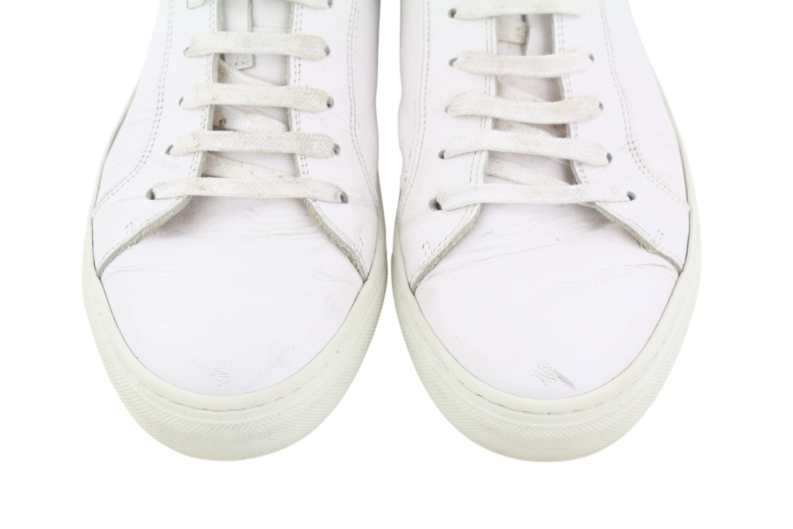 SUITSUPPLY FW1404 vyriški sportbačiai, EU43, balti, odiniai, suvarstyti, žemi, migdolų spalvos nosys. 