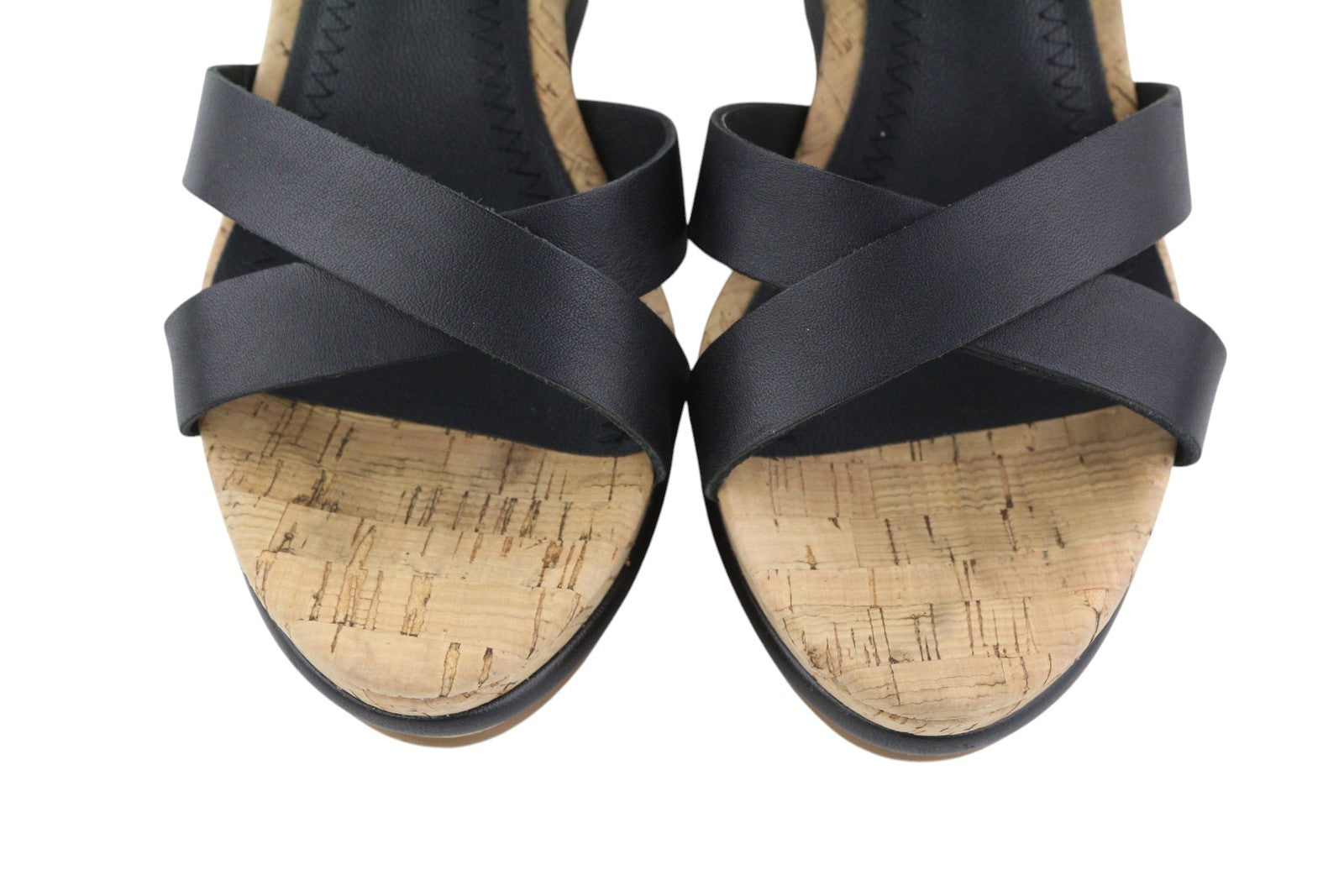 TOMMY HILFIGER korporacinės moteriškos basutės, 40 €, juodos odinės, pleišto formos, su dirželiais, atvira nosele. 