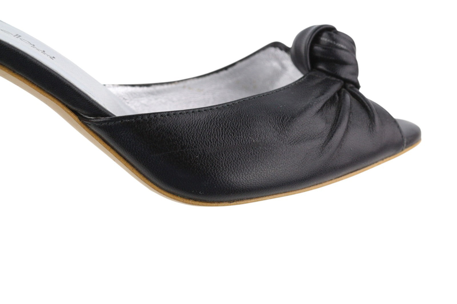 MELLOW YELLOW moteriški aukštakulniai, 37 dydžio, juodos odos, su dirželiais, kulnu ir atvira nosele. 