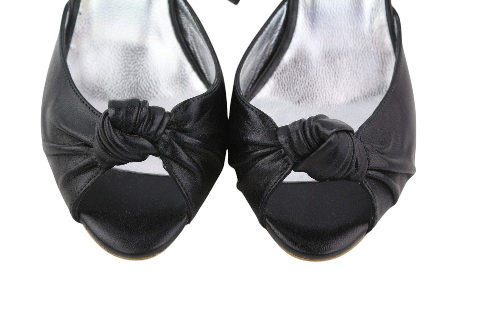 MELLOW YELLOW moteriški aukštakulniai, 37 dydžio, juodos odos, su dirželiais, kulnu ir atvira nosele. 