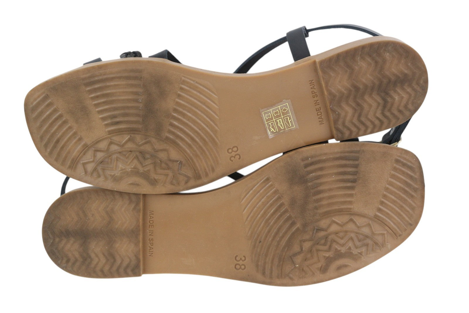 LIBERITAE moteriškos basutės, 38 dydžio, juodos, odinės, sagtimi užsegamos, atviromis nosimis, laisvalaikio stiliaus, su logotipu. 