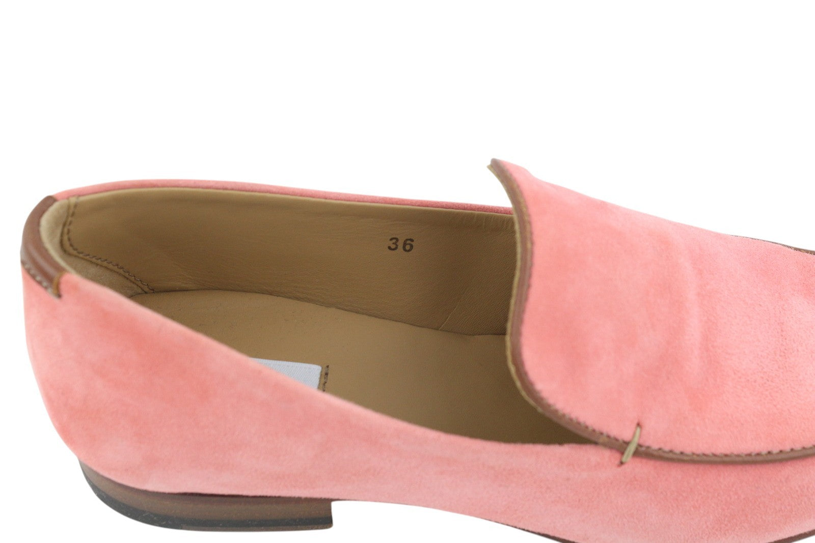 UŽDARYTA Moteriški bateliai, 36 dydžio, šviesiai rožiniai, zomšiniai, odiniai, migdolų formos noseliai, užsegami. 