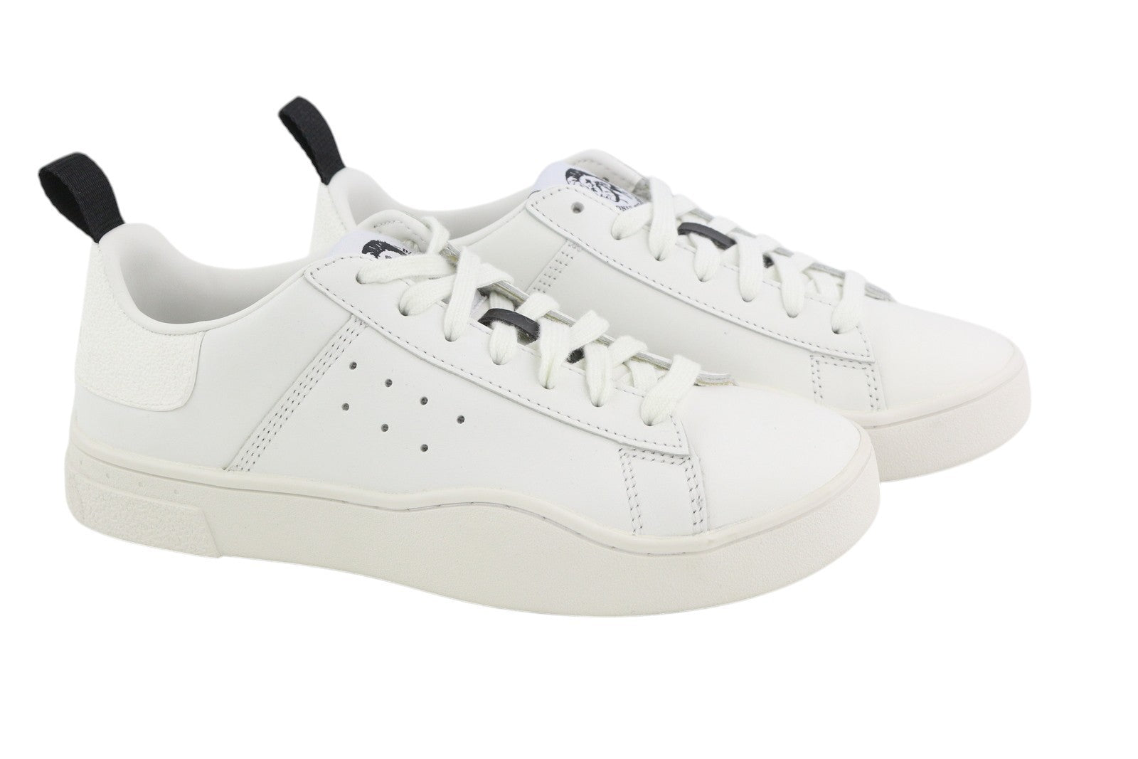 DIESEL S-Clever Low W moteriški sportbačiai, 38 dydis, balti, karvės odos, migdolų nosis, rekomenduojama kaina – 120 € 