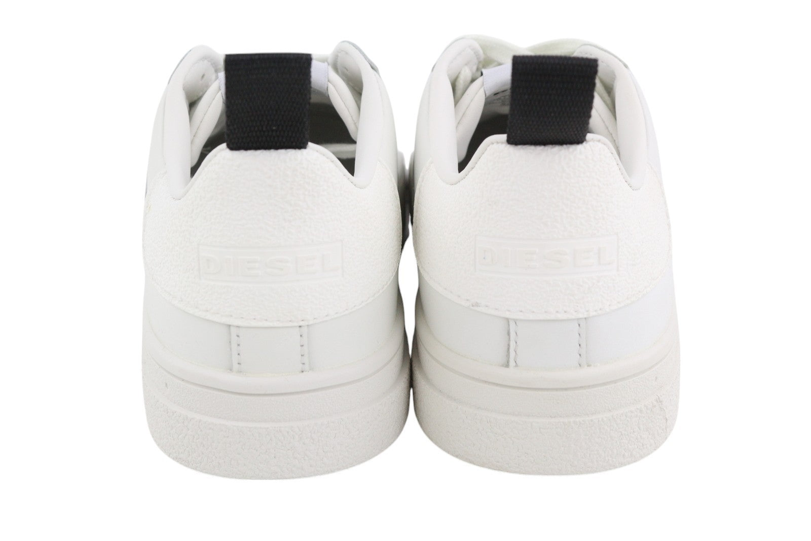 DIESEL S-Clever Low W moteriški sportbačiai, 38 dydis, balti, karvės odos, migdolų nosis, rekomenduojama kaina – 120 € 