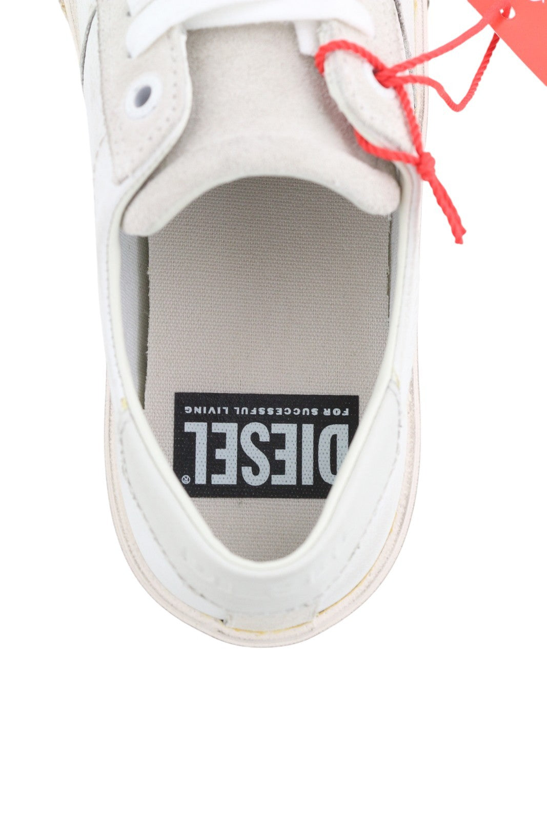 DIESEL S-Mydori Lc W moteriški sportbačiai, 36 dydžio, šviesios odos, migdolų spalvos, su gumelėmis. Rekomenduojama kaina – 160 €. 