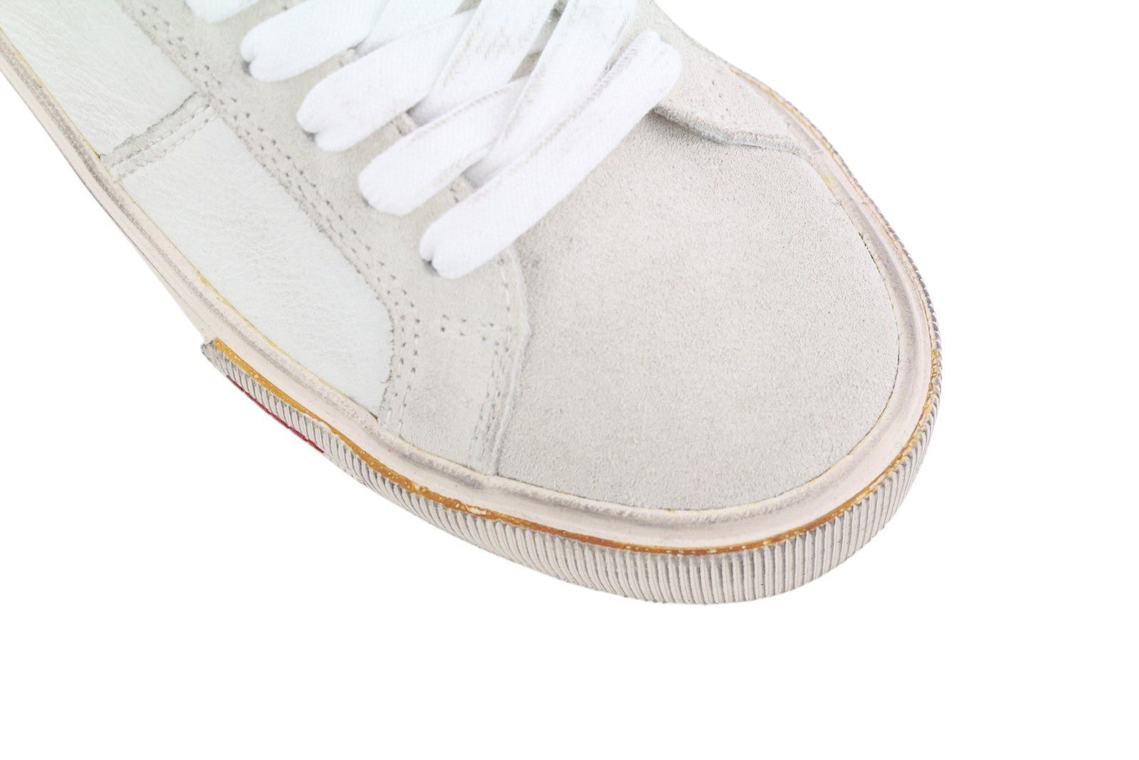 DIESEL S-Mydori Lc W moteriški sportbačiai, 36 dydžio, šviesios odos, migdolų spalvos, su gumelėmis. Rekomenduojama kaina – 160 €. 