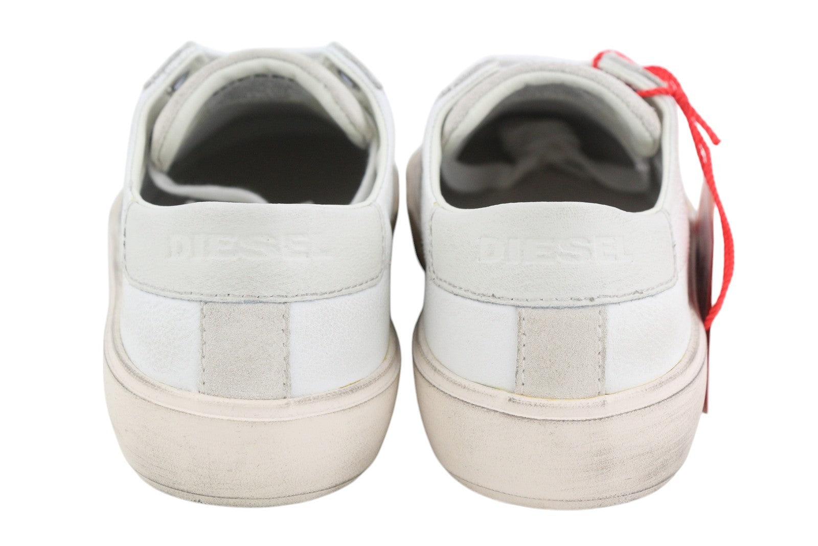 DIESEL S-Mydori Lc W moteriški sportbačiai, 36 dydžio, šviesios odos, migdolų spalvos, su gumelėmis. Rekomenduojama kaina – 160 €. 