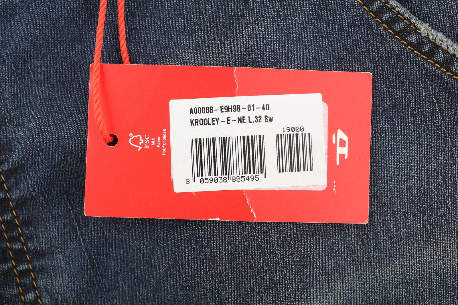 DIESEL Krooley-E-Ne E9H98 vyriški džinsai W40/L32 Jogg Distress skalbtos mėlynos spalvos, rekomenduojama kaina – 295 € 