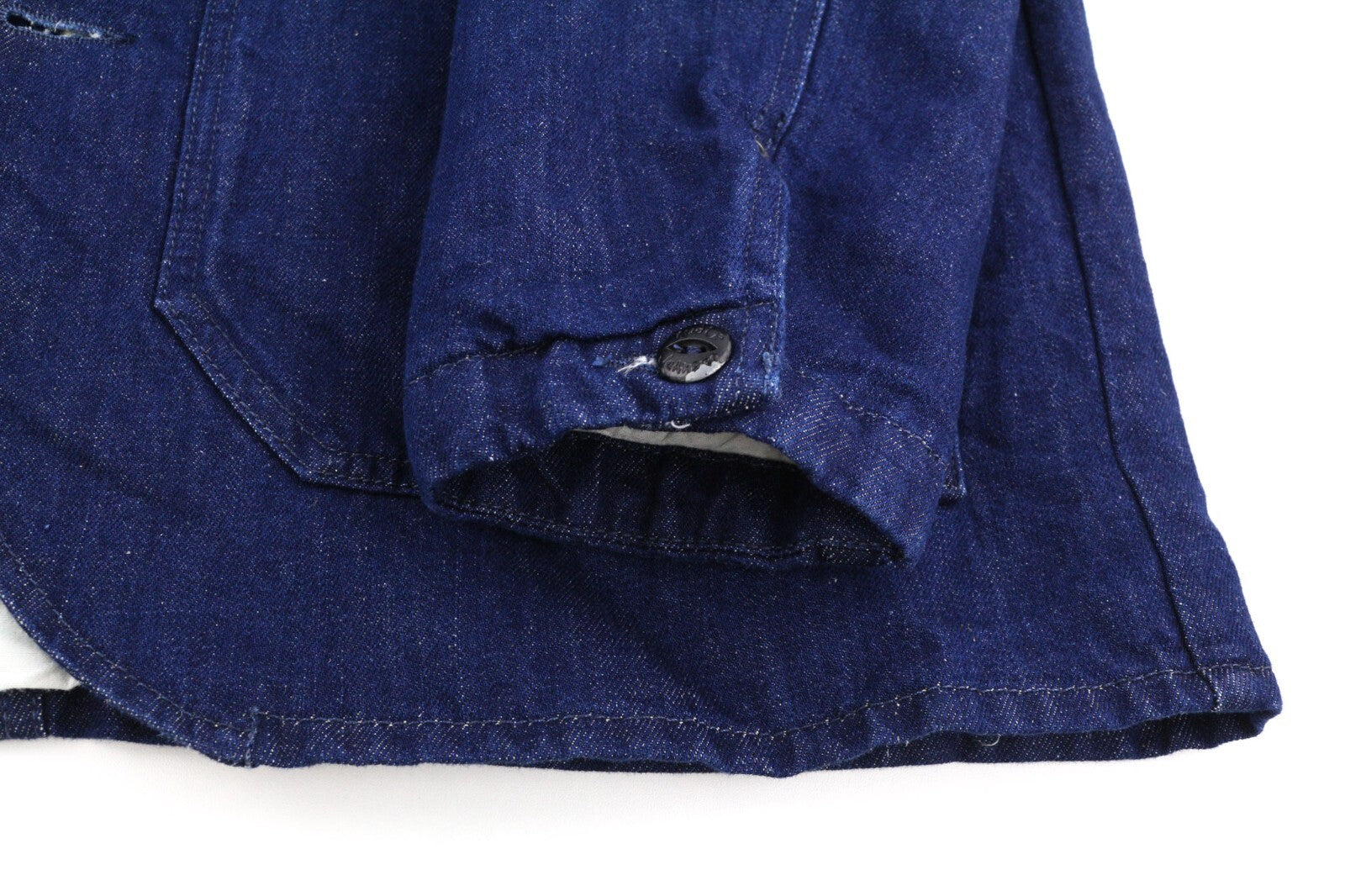 NUDIE Ricco tamsiai kanapių vyriška striukė, XL dydžio, mėlyna, džinsinė, su sagomis užsegama apykakle, pamušalu kišenėse. 