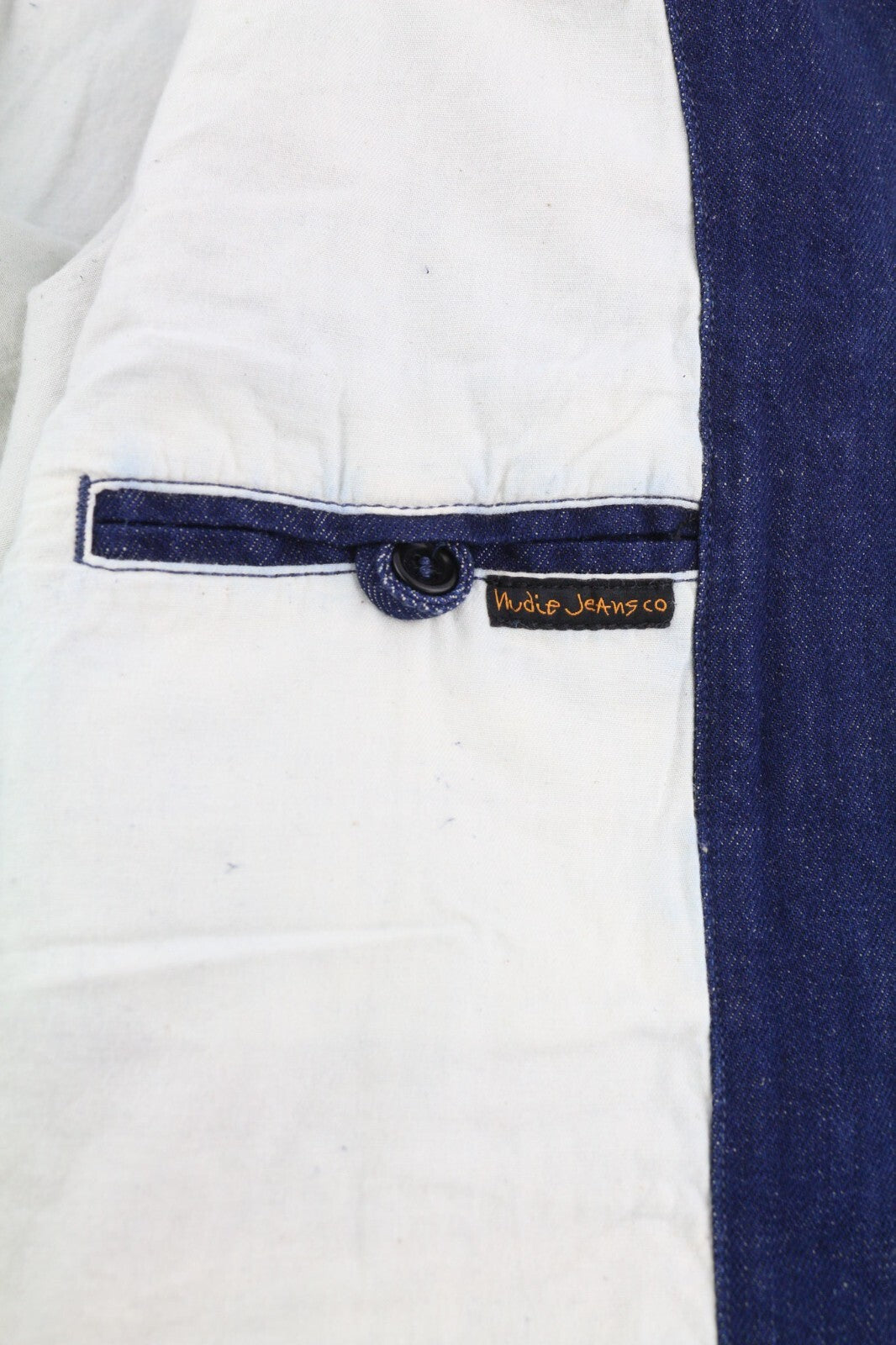 NUDIE Ricco tamsiai kanapių vyriška striukė, XL dydžio, mėlyna, džinsinė, su sagomis užsegama apykakle, pamušalu kišenėse. 