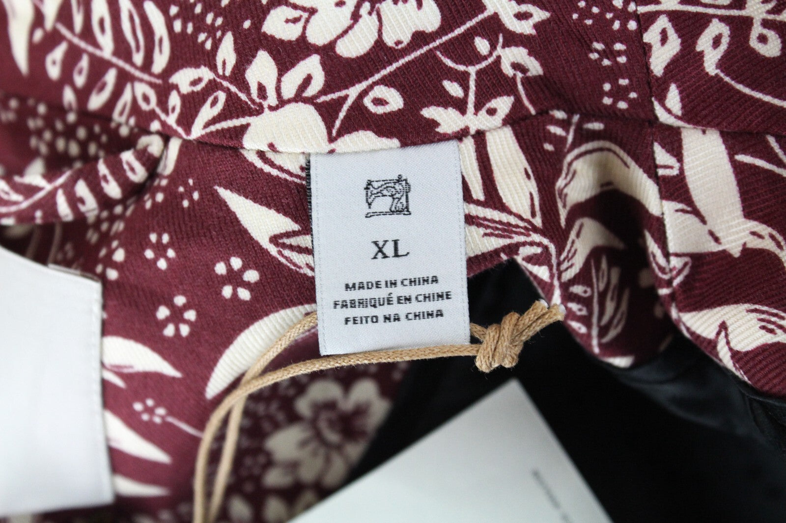 MAISON SCOTCH moteriškas švarkas XL dydžio, gėlėtas, su pamušalu, V formos iškirpte, vienaeilis 