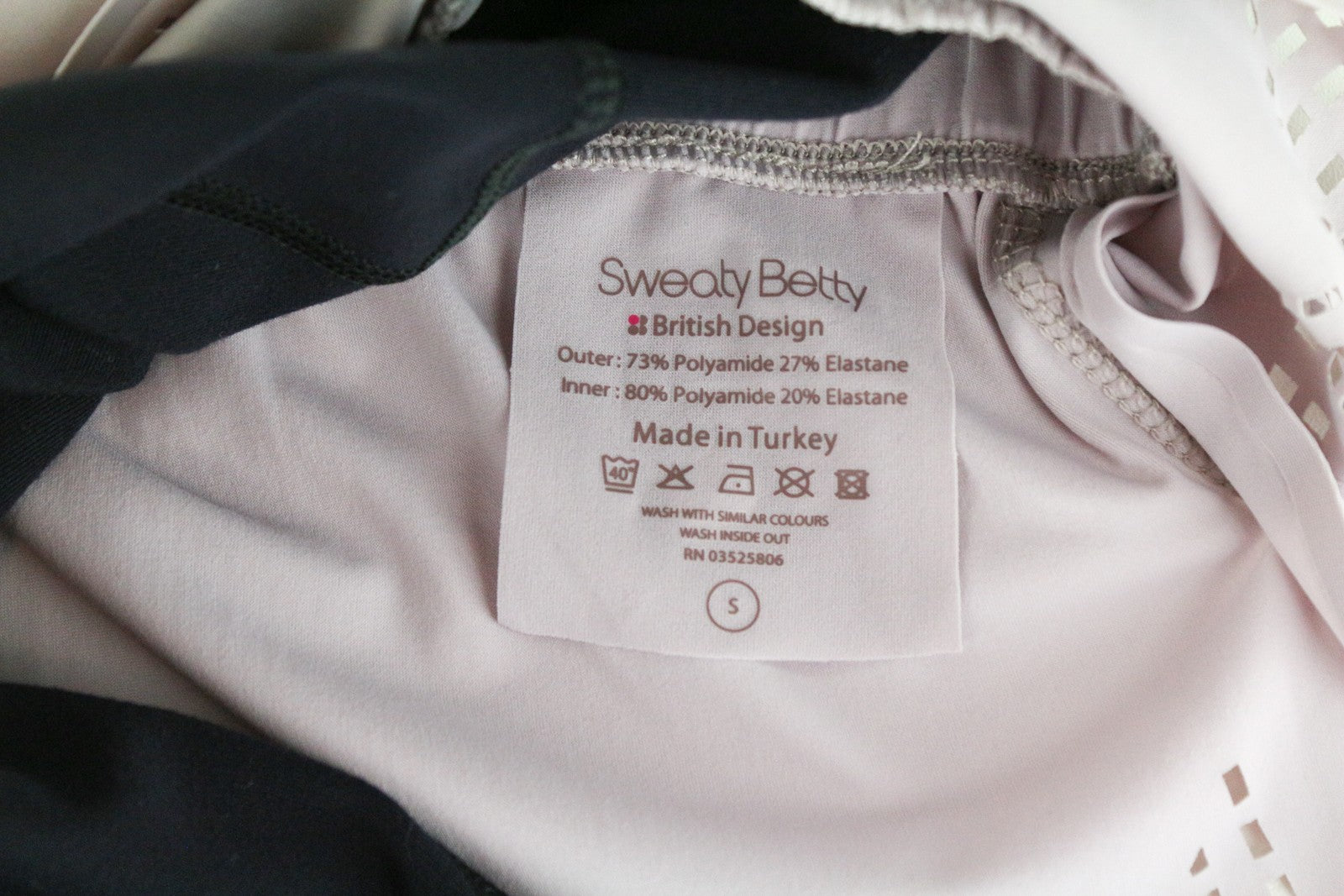 SWEATY BETTY S Aerial 2in1 violetiniai sportiniai šortai moterims, tamprūs, daugiasluoksniai 