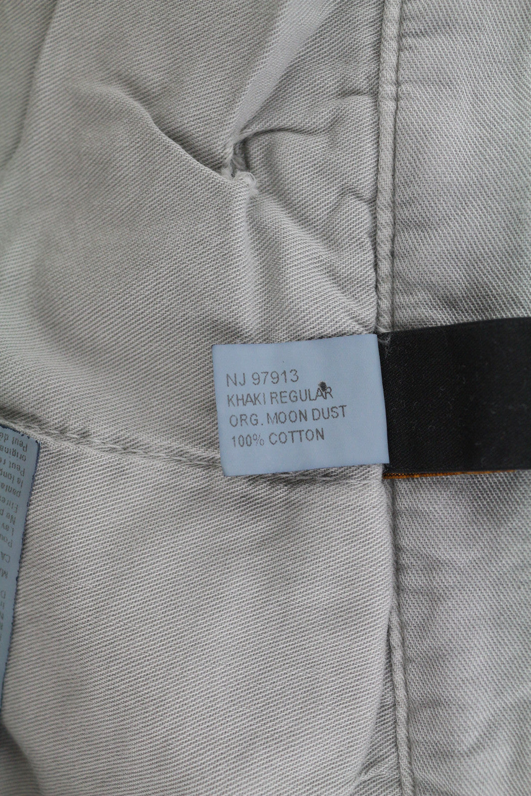 NUDIE JEANS chaki spalvos įprastos vyriškos kelnės W32/L34 organinės medvilnės „Moon Dust“ chino spalvos 