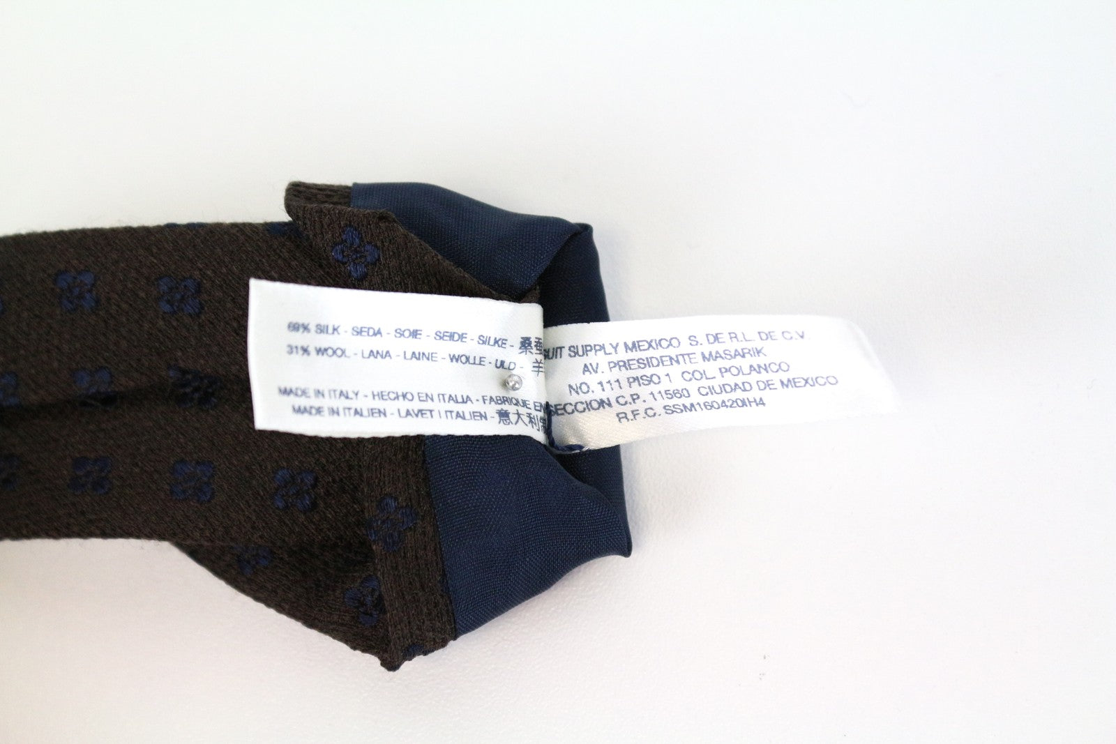 SUITSUPPLY Rudas kaklaraištis, šilko ir vilnos mišinio, raštuotas, 150 x 8 cm, smailiu galu 