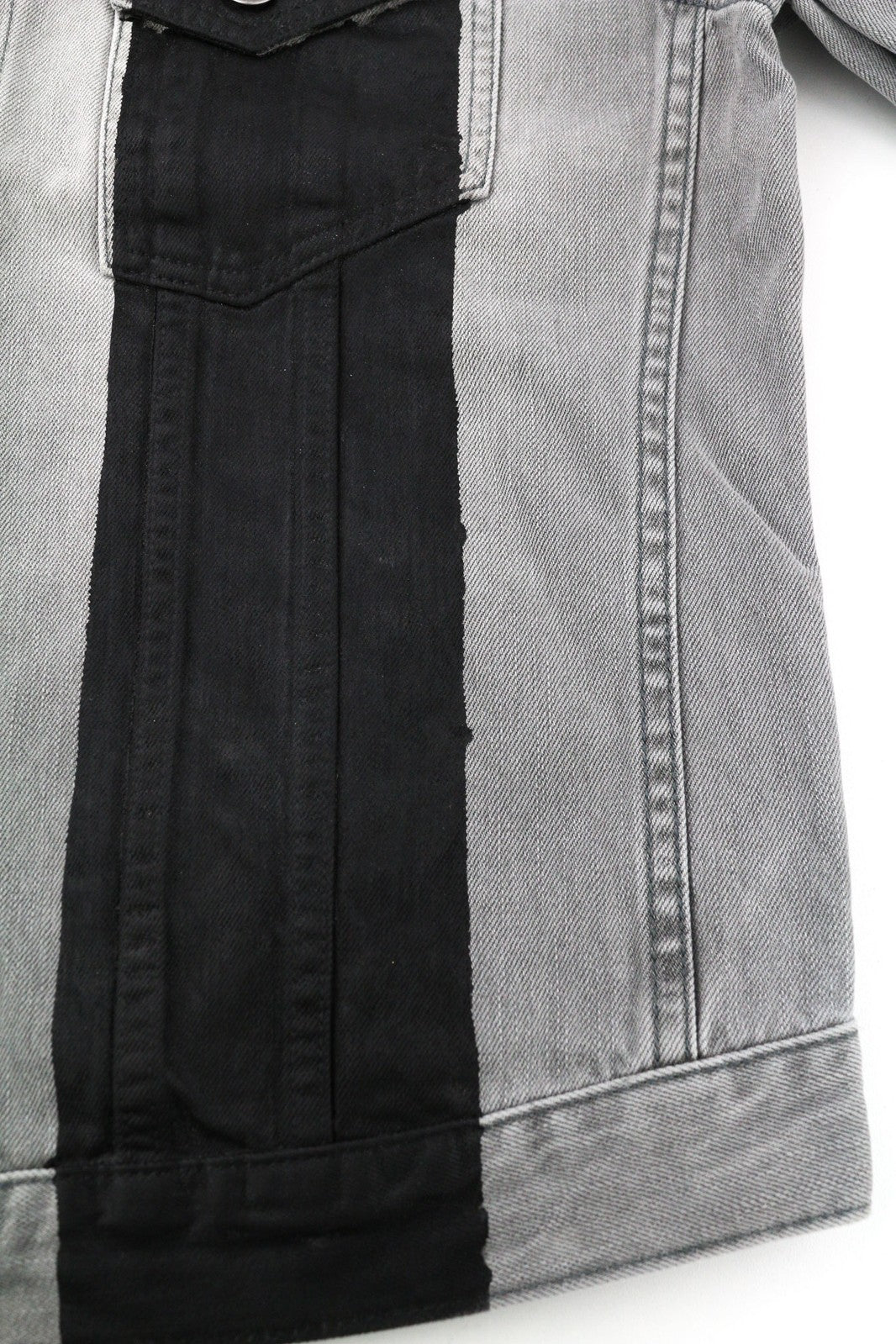 NUDIE JEANS Perry vyriška striukė L, organinės juodos dryžuoto džinso su skalbto sagomis logotipu 