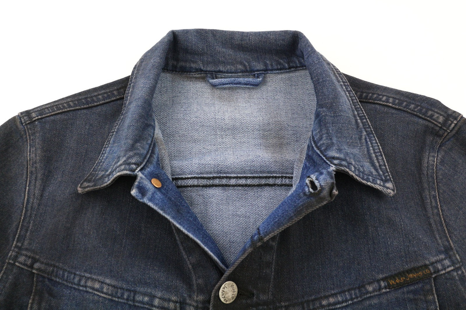 NUDIE JEANS Perry vyriška striukė S, džinsinio audinio, juodos spalvos su mėlynais mygtukais ir skalbtais logotipais 