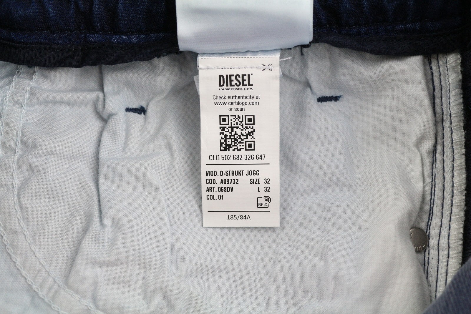 DIESEL D-Strukt Jogg 068DV vyriški džinsai W32/L32 su tampriu juosmeniu, mėlyni, rekomenduojama kaina 295 € 