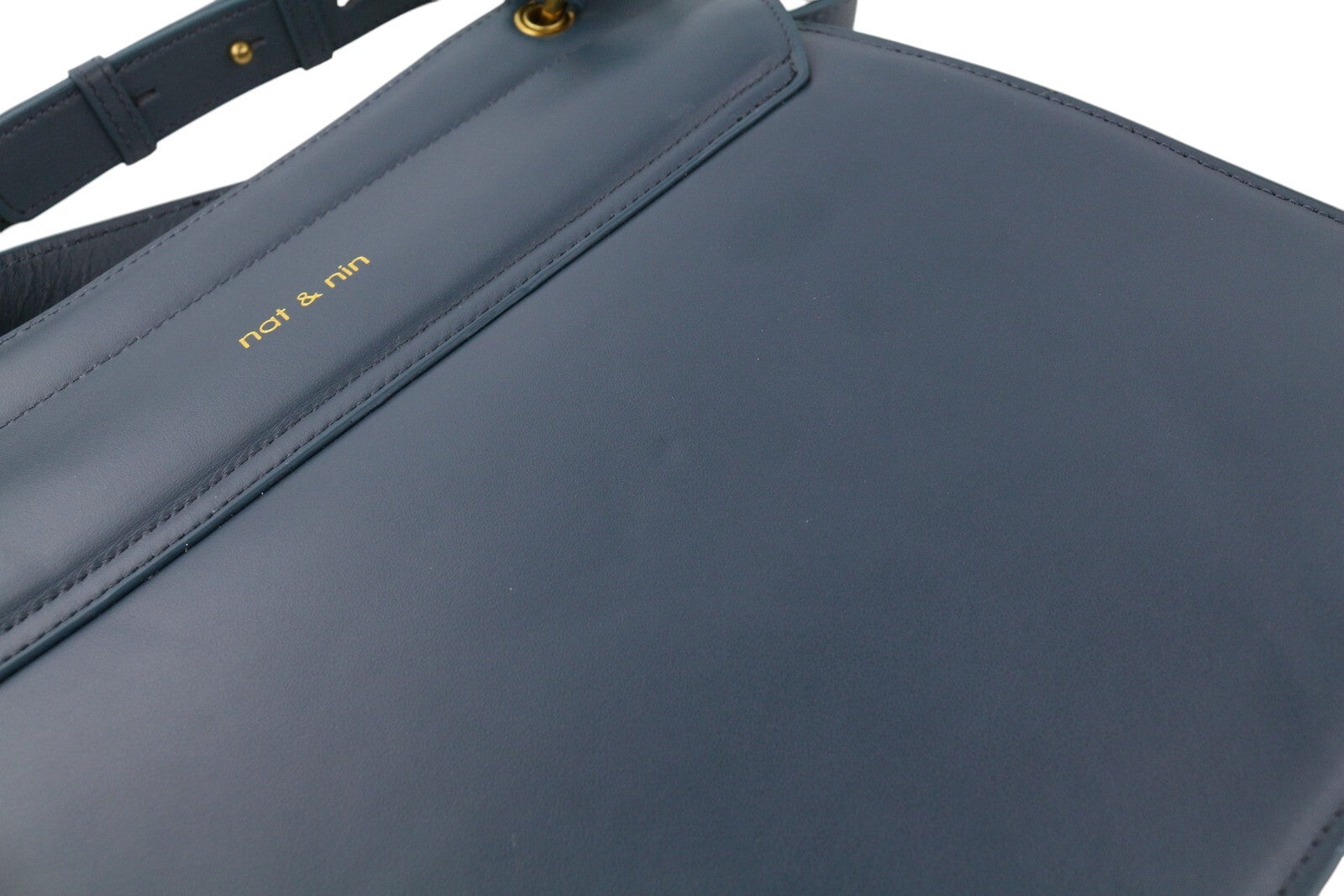 NAT &amp; NIN Vittoria moteriškas krepšys su nuimamu dirželiu per petį ir logotipu, mėlynos spalvos 