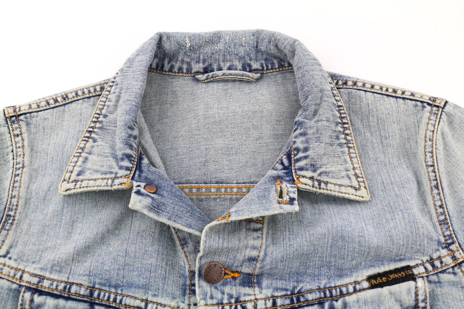 NUDIE JEANS Terry vyriška striukė S, džinsinio audinio, balintos mėlynos spalvos, su medvilnės sagomis. 