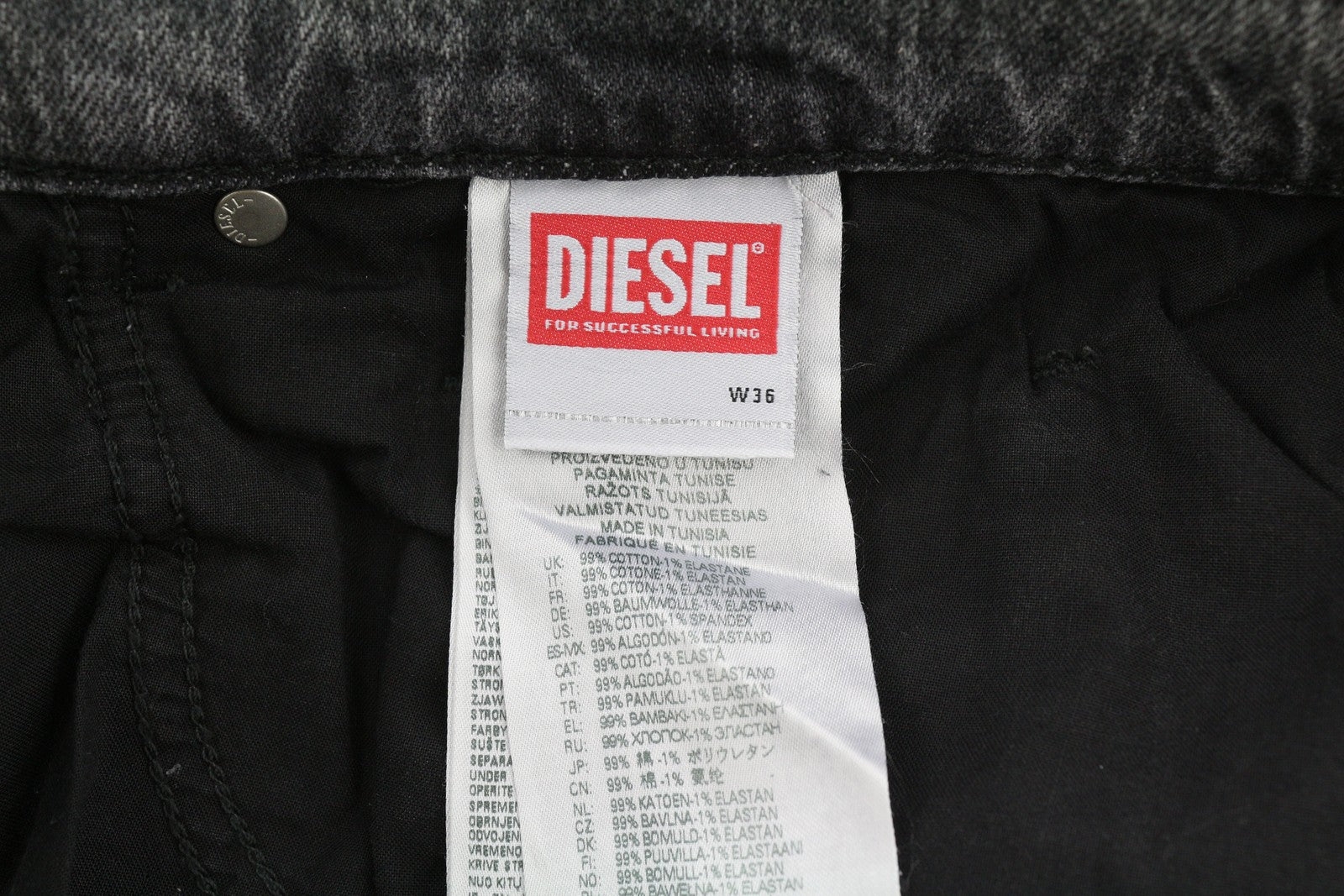 DIESEL 2019 D-Strukt R09KA vyriški džinsai W36/L32 pilki su skalbtais plonais užtrauktukais, rekomenduojama kaina – 225 € 