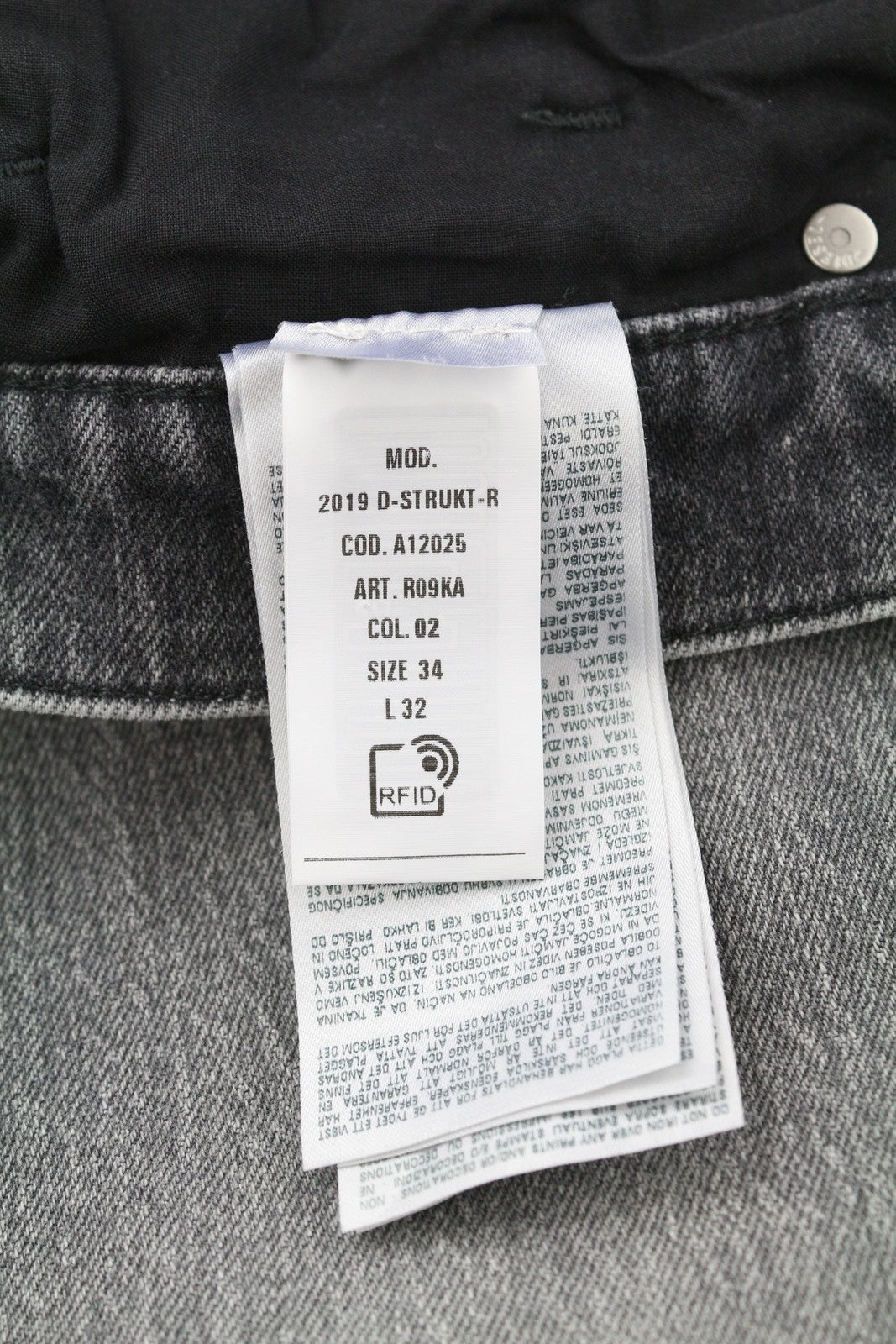 DIESEL 2019 D-Strukt R09KA vyriški džinsai W34/L32 pilki su skalbtais plonais užtrauktukais, RRP225