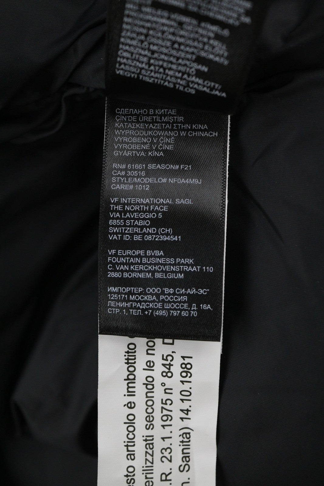 „THE NORTH FACE Diablo“ pūkinė vyriška striukė XL, juoda, 700 pūkų, izoliuota, dygsniuota, pūkuota