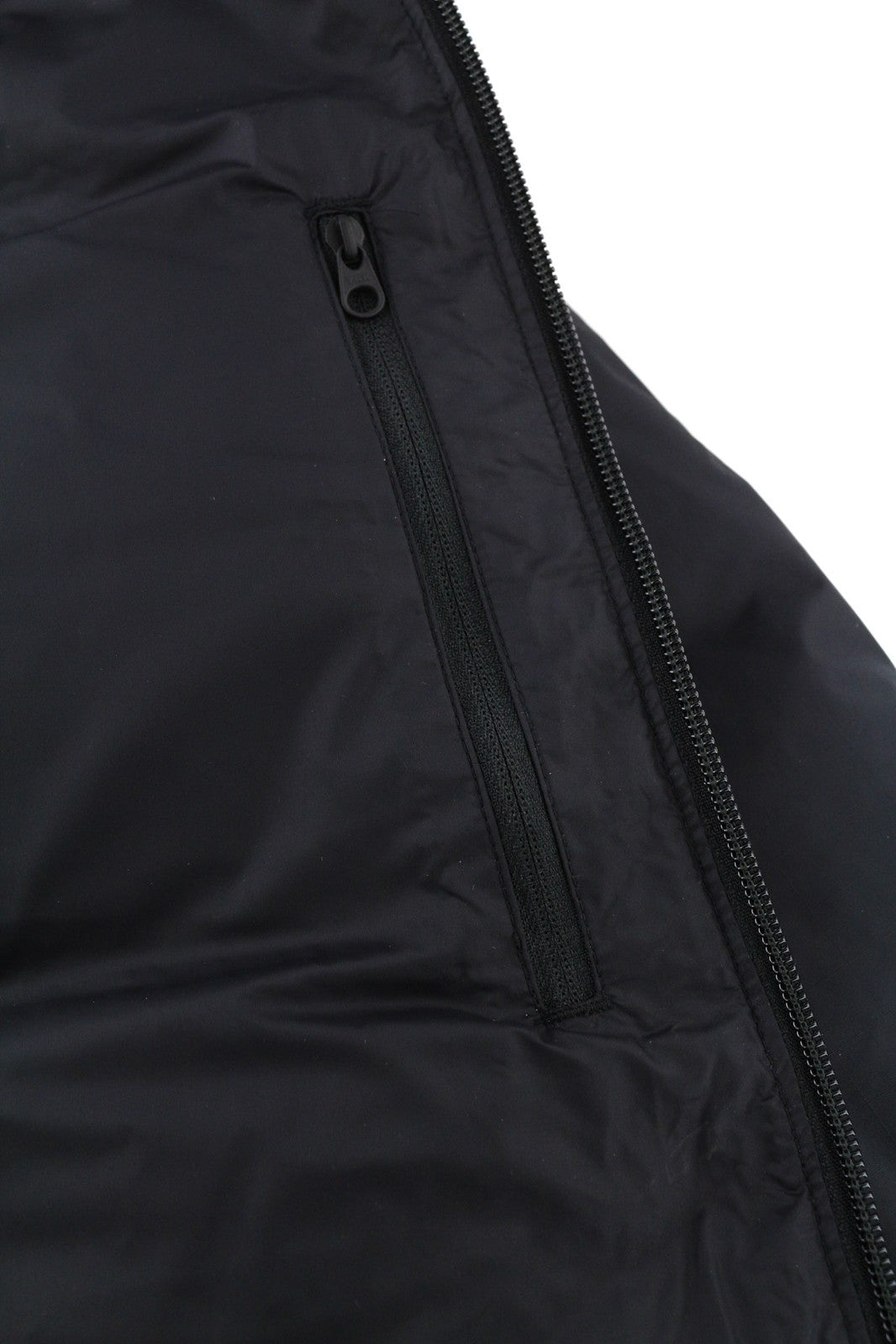 „THE NORTH FACE Diablo“ pūkinė vyriška striukė XL, juoda, 700 pūkų, izoliuota, dygsniuota, pūkuota