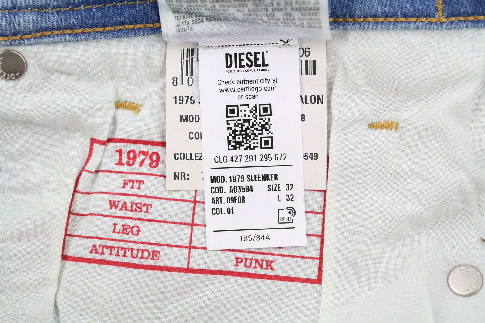 DIESEL 1979 Sleenker 09F08 vyriški džinsai W32/L32 žemo juosmens, aptempti, mėlyni, rekomenduojama kaina – 295 € 