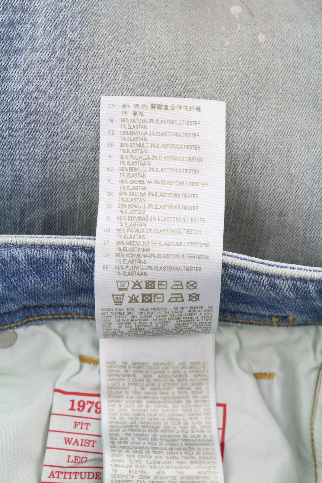 DIESEL 1979 Sleenker 09F08 vyriški džinsai W32/L32 žemo juosmens, aptempti, mėlyni, rekomenduojama kaina – 295 € 