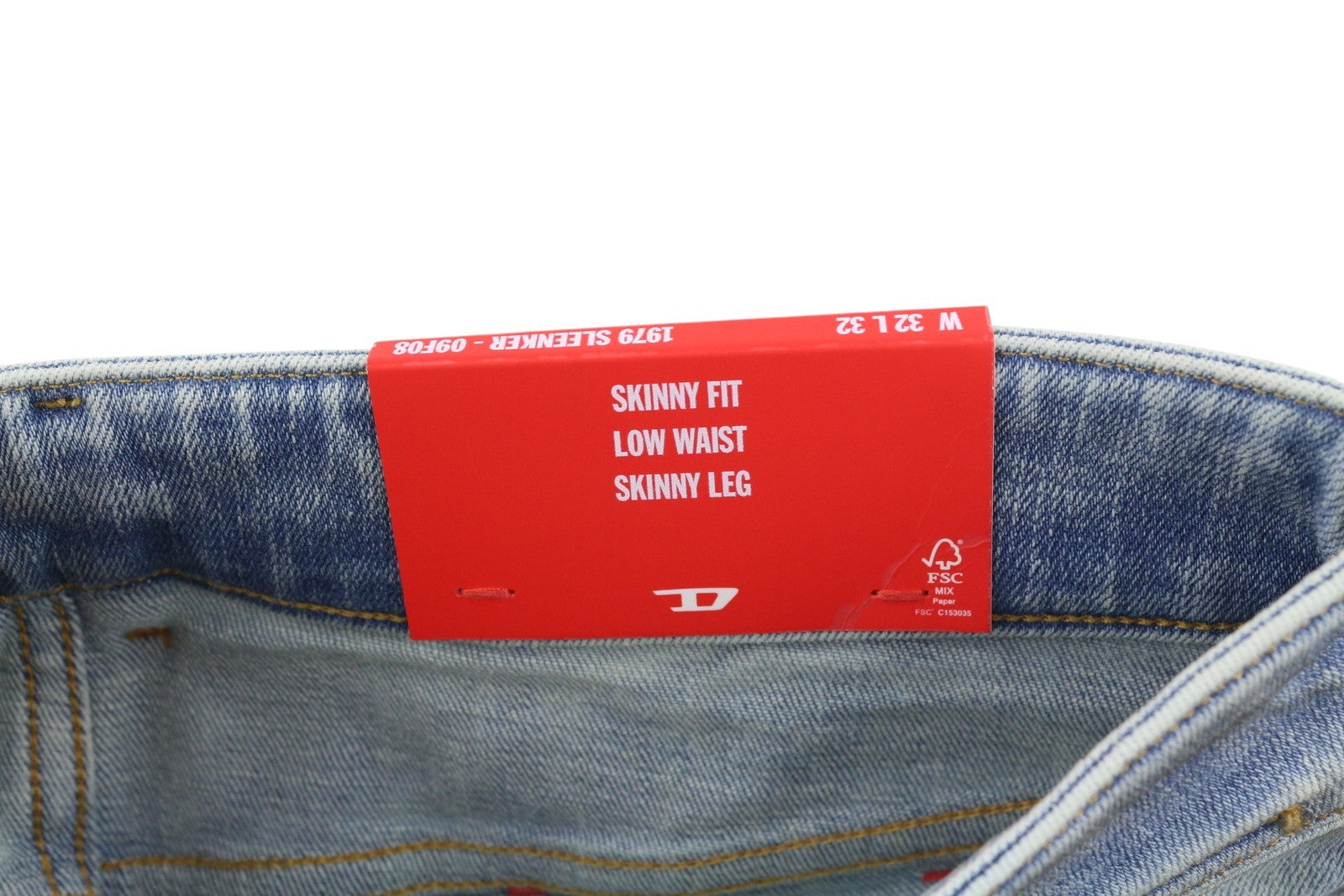 DIESEL 1979 Sleenker 09F08 vyriški džinsai W32/L32 žemo juosmens, aptempti, mėlyni, rekomenduojama kaina – 295 € 