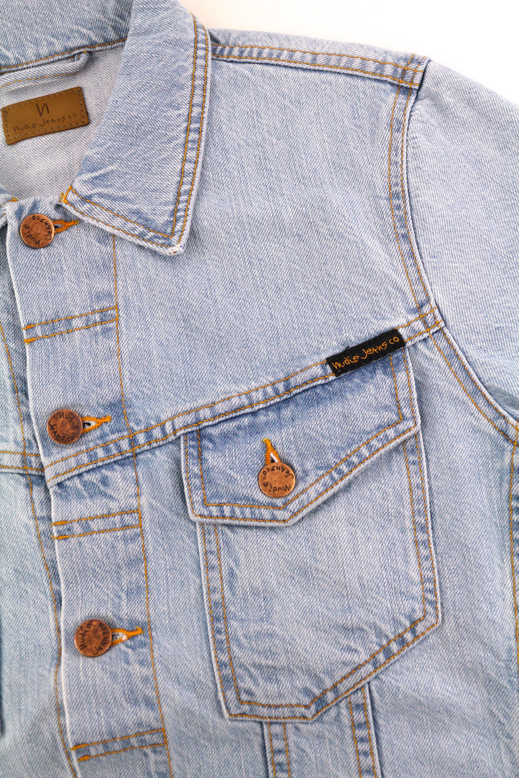 NUDIE Perry vyriška striukė S Organic Saltwater Shades sagomis užsegama džinsinio audinio logotipu 