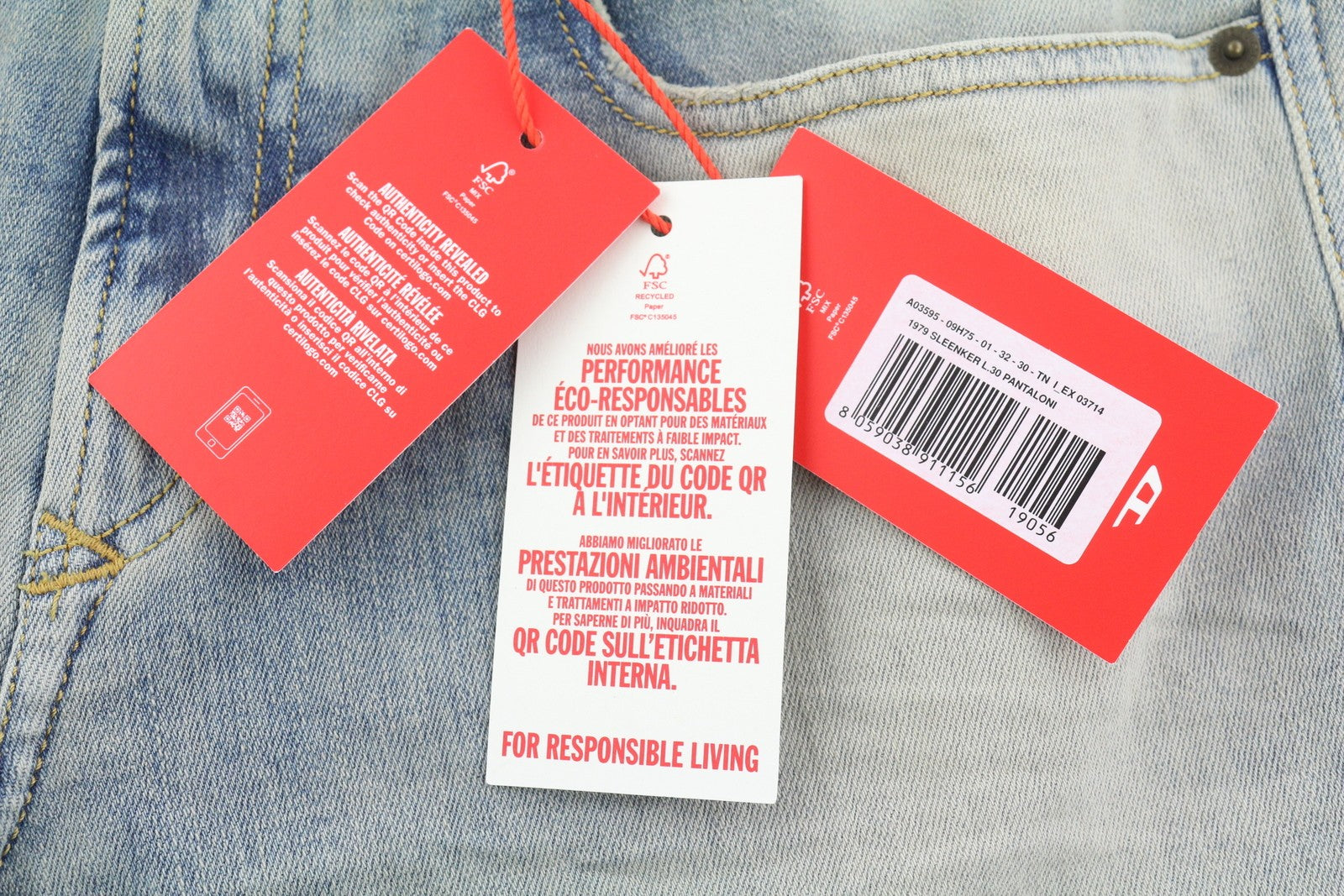 DIESEL 1979 Sleenker 09H75 vyriški džinsai W32/L30 žemo juosmens aptempti, mėlyni, rekomenduojama kaina – 295 € 