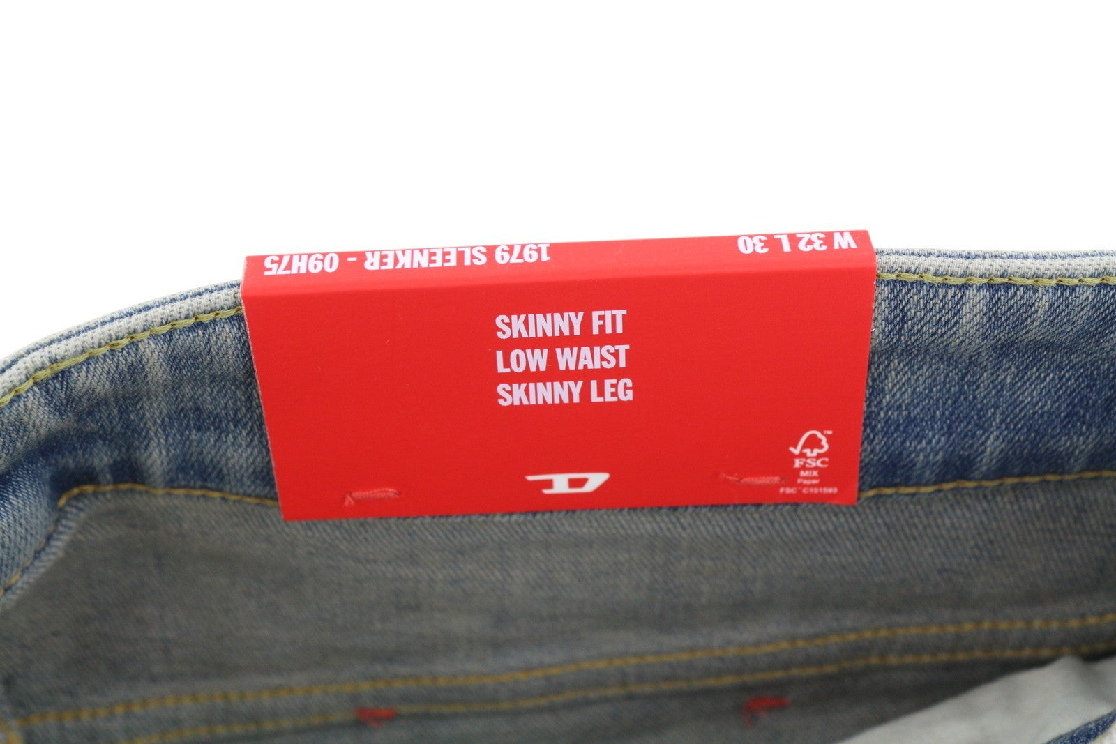 DIESEL 1979 Sleenker 09H75 vyriški džinsai W32/L30 žemo juosmens aptempti, mėlyni, rekomenduojama kaina – 295 € 