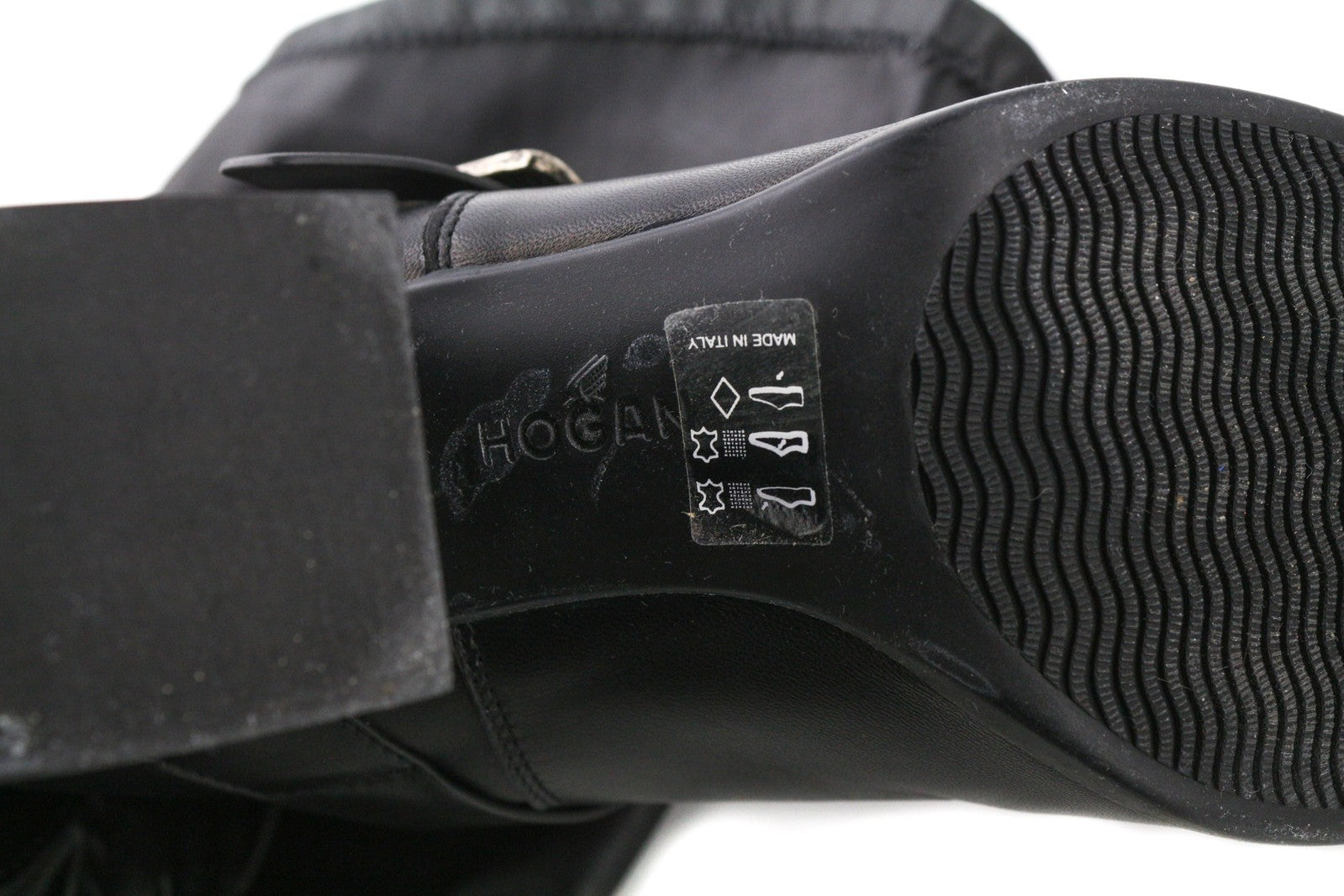 HOGAN moteriški bateliai, 38,5 cm, juodi, natūralios odos aulinukai su sagtimi virš kelių. 