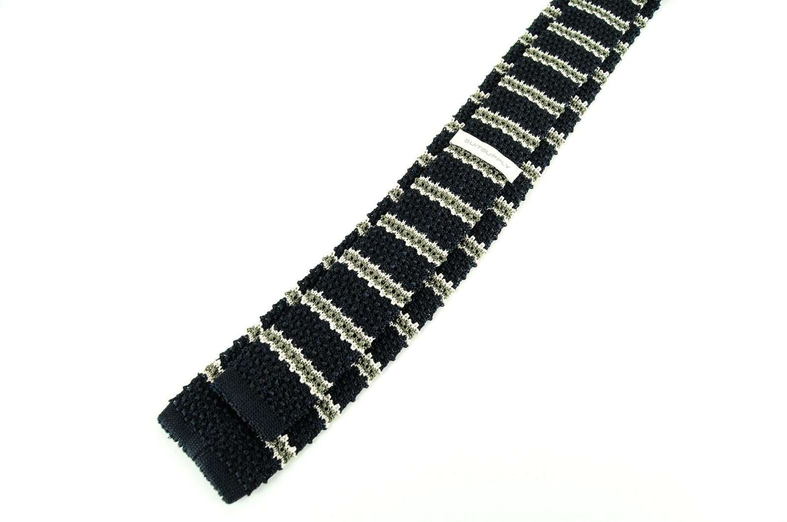 SUITSUPPLY vyriška megzta šilkinė dryžuota suknelė kvadratiniais galais, 145 x 5,5 cm, tamsiai mėlyna 