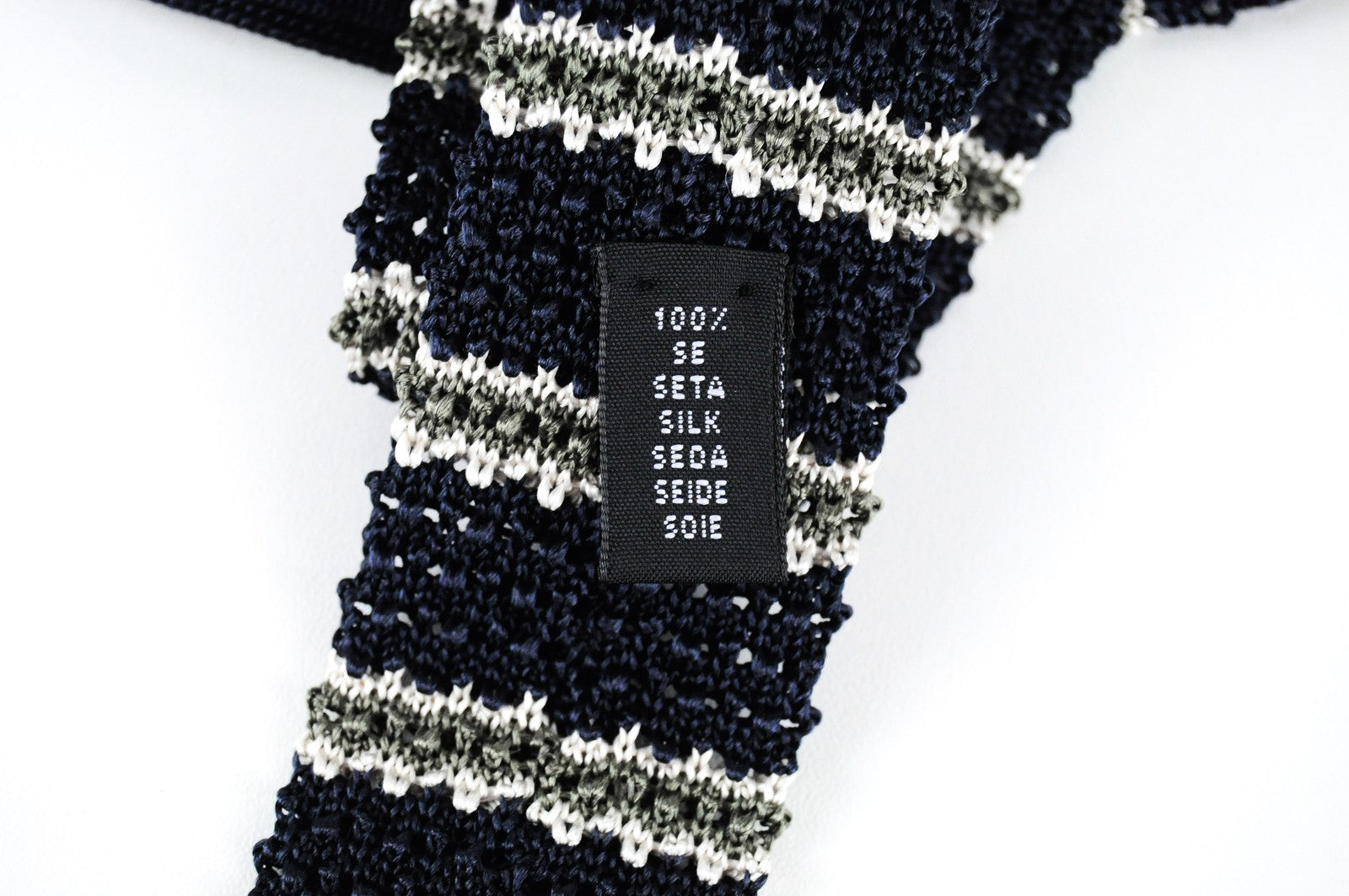 SUITSUPPLY vyriška megzta šilkinė dryžuota suknelė kvadratiniais galais, 145 x 5,5 cm, tamsiai mėlyna 