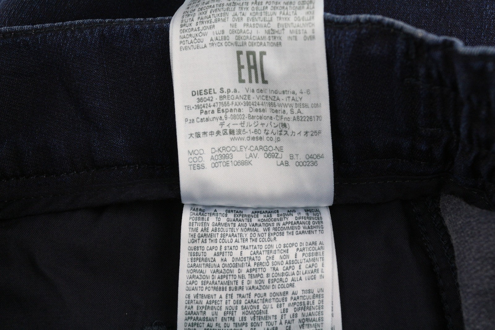 DIESEL D-Krooley-Cargo-Ne 069ZJ vyriški džinsai W34 su juosmeniu, siaurėjančiomis klešnėmis, rekomenduojama kaina – 295 €, mėlyni 