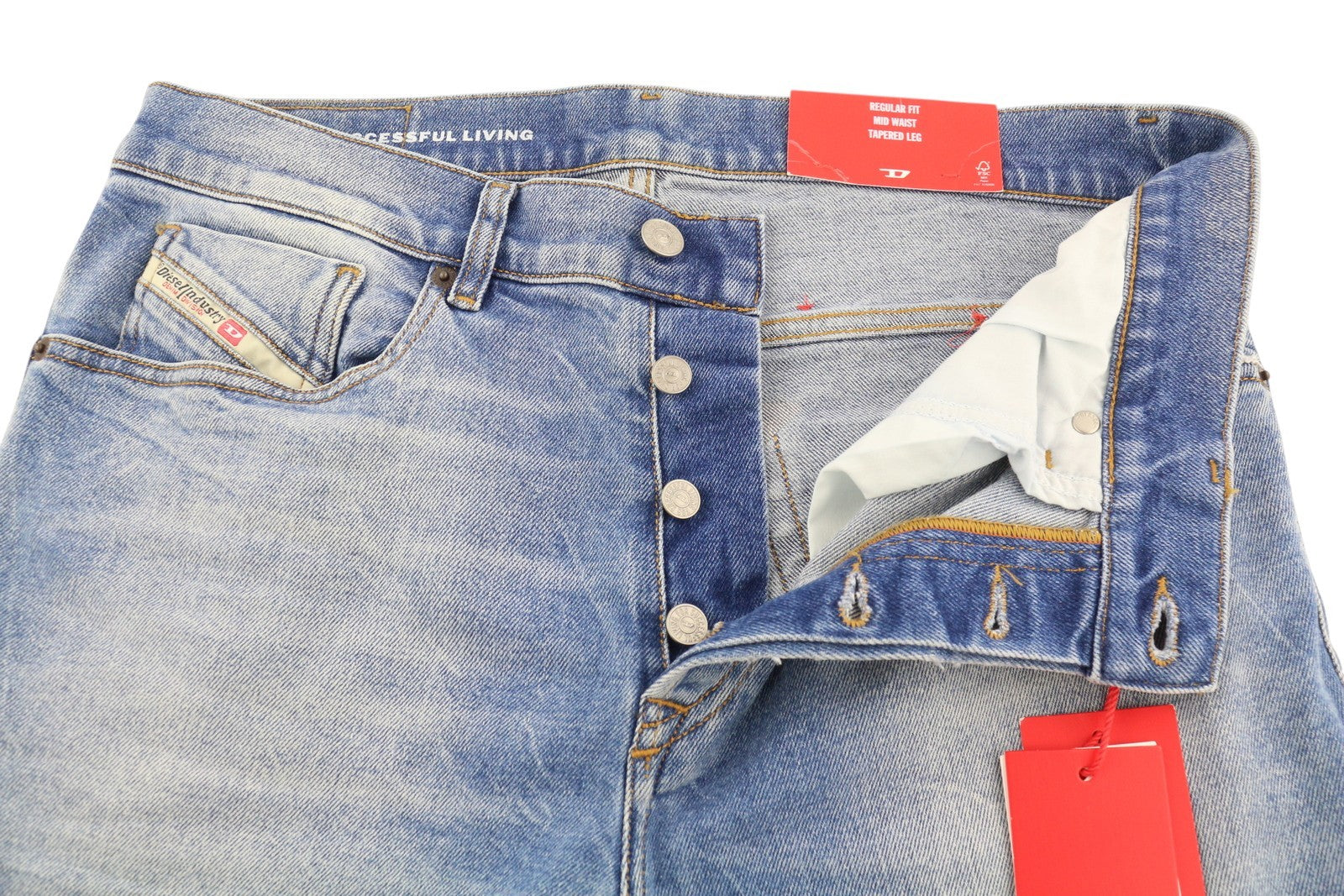 DIESEL 2005 D-Fining 09E85 vyriški džinsai W32/L30 mėlyni, skalbti, įprasti, siaurėjantys. Rekomenduojama mažmeninė kaina – 295 €. 