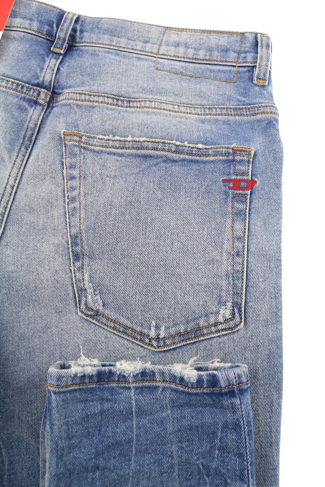 DIESEL 2005 D-Fining 09E85 vyriški džinsai W32/L30 mėlyni, skalbti, įprasti, siaurėjantys. Rekomenduojama mažmeninė kaina – 295 €. 