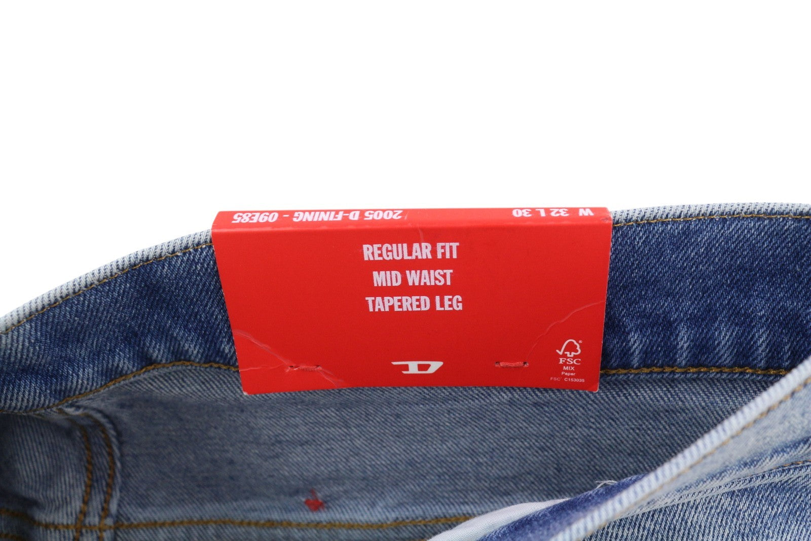 DIESEL 2005 D-Fining 09E85 vyriški džinsai W32/L30 mėlyni, skalbti, įprasti, siaurėjantys. Rekomenduojama mažmeninė kaina – 295 €. 