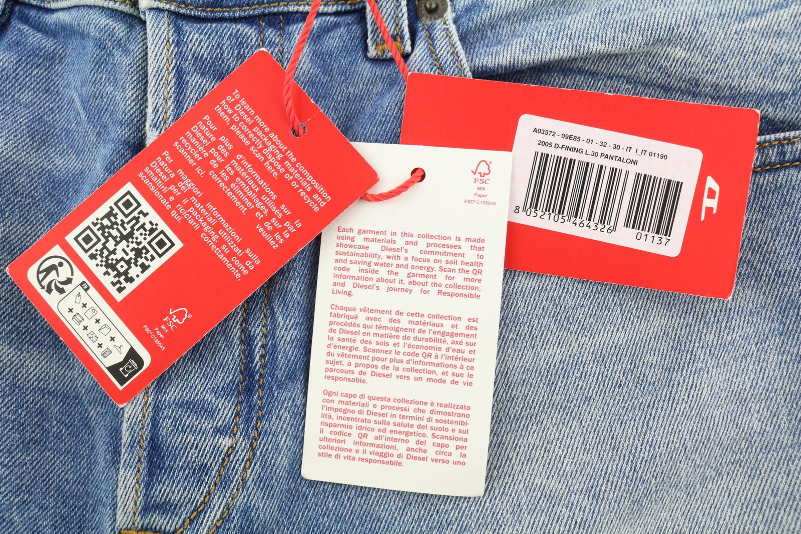 DIESEL 2005 D-Fining 09E85 vyriški džinsai W32/L30 mėlyni, skalbti, įprasti, siaurėjantys. Rekomenduojama mažmeninė kaina – 295 €. 