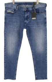 DIESEL Tepphar R4K92 vyriški džinsai W40/L32 Slim Fit su sagomis, skalbtos mėlynos spalvos, rekomenduojama kaina – 250 € 