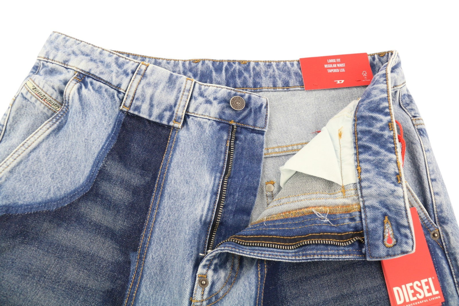 DIESEL P-5-D 0GHAW vyriški džinsai W32 laisvo kirpimo, siaurėjančios kojos, užtrauktuku, skalbtos mėlynos spalvos, rekomenduojama kaina – 425 € 